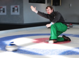 Andrey Larionov curling